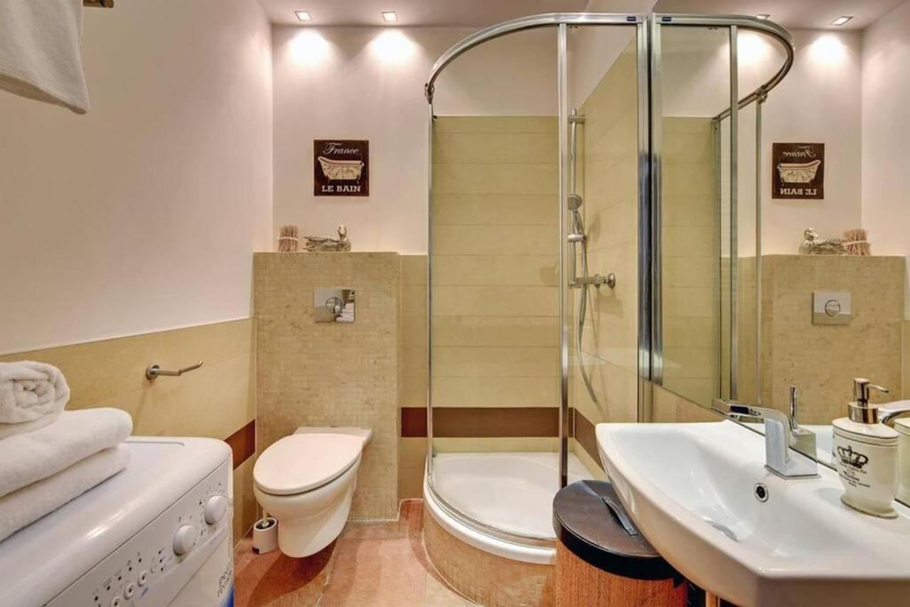 Golden Apartments Szafarnia 7 M5 กดัญสก์ ภายนอก รูปภาพ